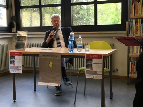 Incontro con l'autore: Renzo Caramaschi con "Di gelo e di sangue"
